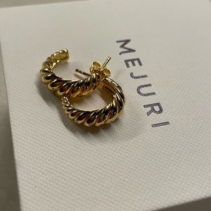 MEJURI Croissant Hoop Earrings